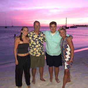 Meet your Posher, Suzanne